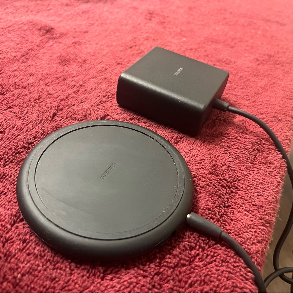 Wireless Charging Pad Qi Charger for Phone, AirPods, Ear Buds by Ubiolabs